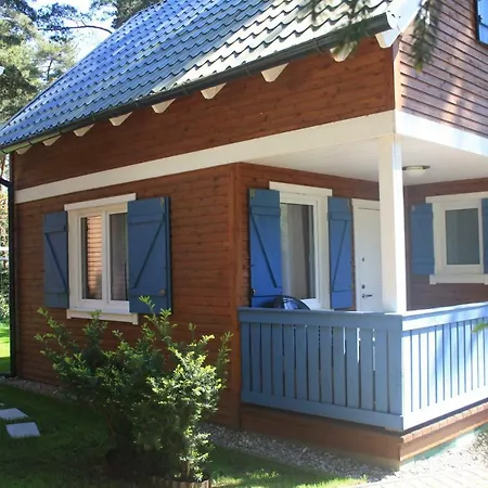 Letniskowe Gnieznienska Деревянный коттедж Поберово